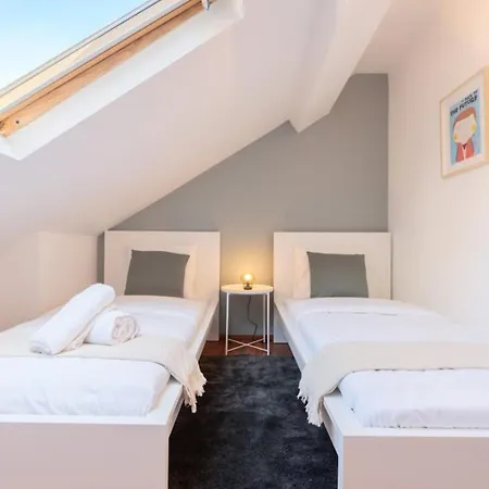 Center - 4 Bedroom Duplex Apartment! Lille