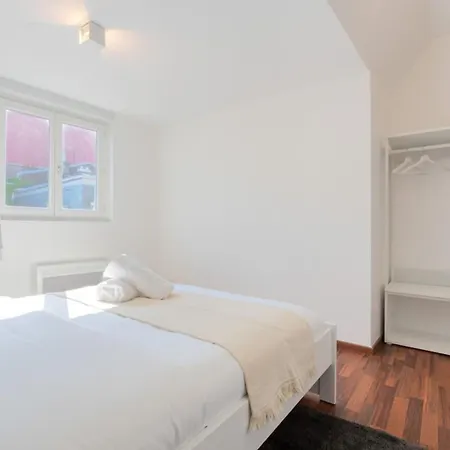 Center - 4 Bedroom Duplex Apartment! Apartment Lille