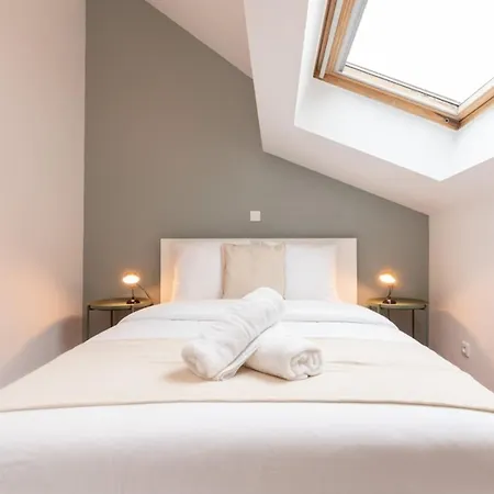 Apartment Center - 4 Bedroom Duplex Apartment! Lille