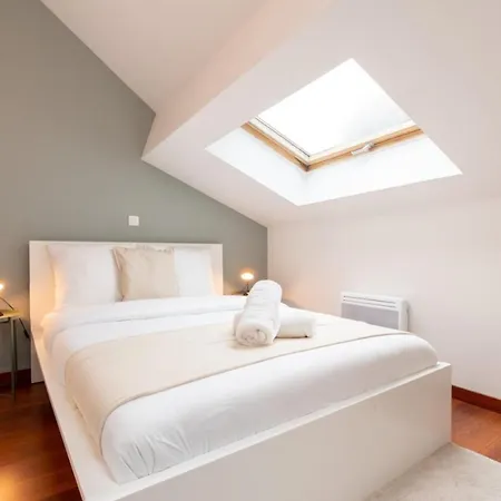 Apartment Center - 4 Bedroom Duplex Apartment! Lille
