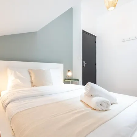 Center - 4 Bedroom Duplex Apartment! Apartment Lille